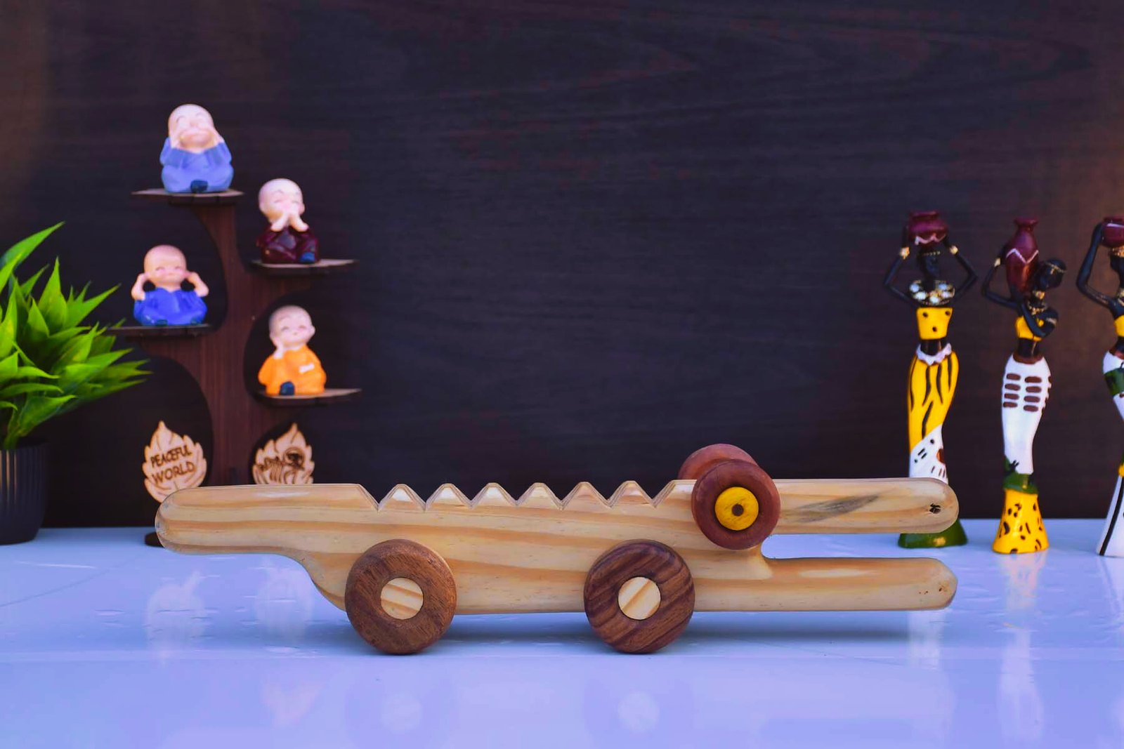Wooden Crocodile - Image 3