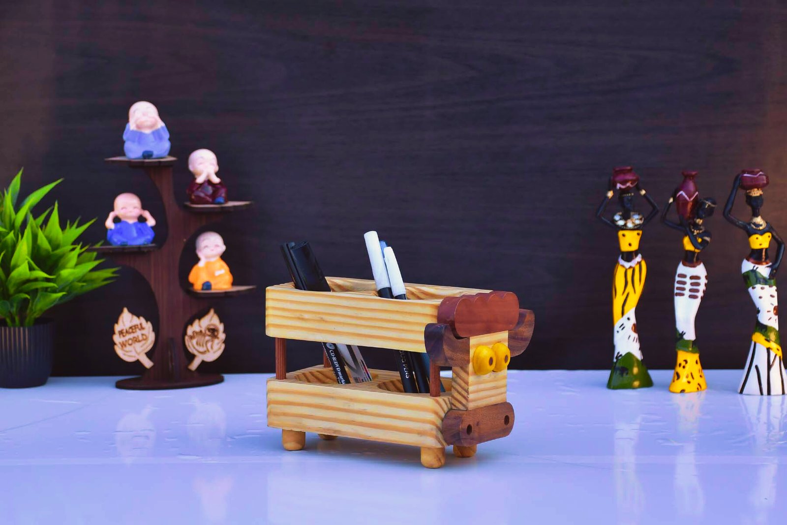 Wooden Cow Pen Holder - Image 2