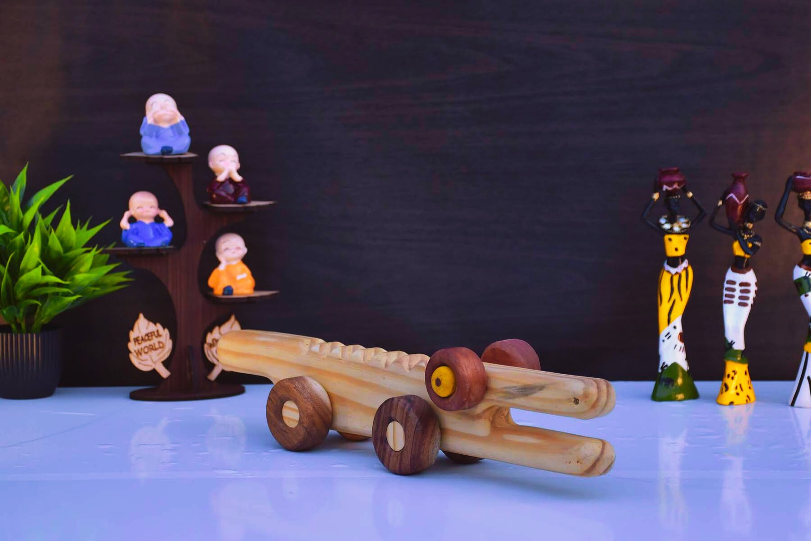 Wooden Crocodile - Image 2